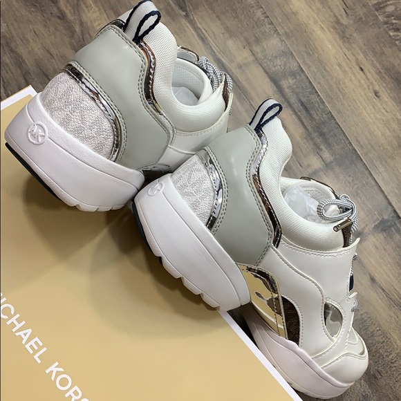 MICHAEL KORS OCTAVIA TRAINER NAPPA PU OPTIC WHITE - Picture 15 of 16